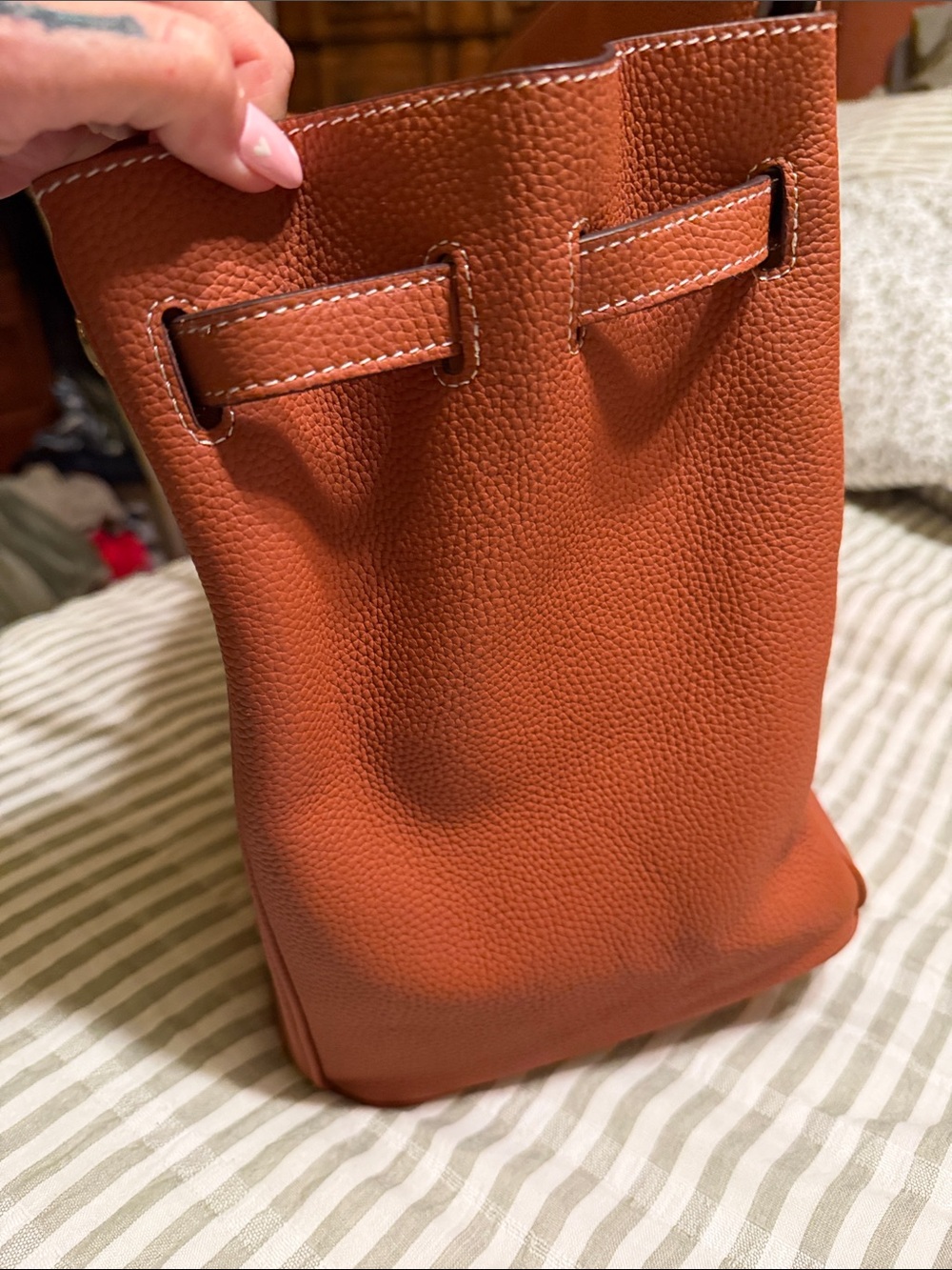 Vegan leather Structured Women's Tote Handbag in Burnt Orange - Picture 5 of 6